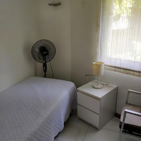 Girbal Terrace Apartman *